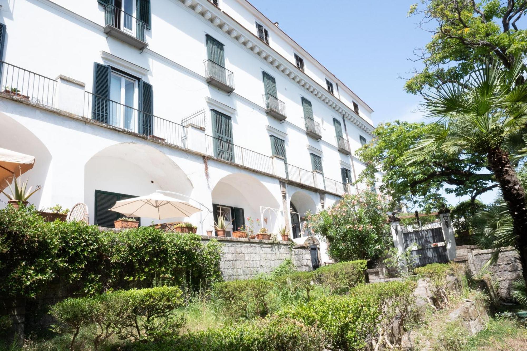 Hotel Casa Enzina Sorrent Exterior foto